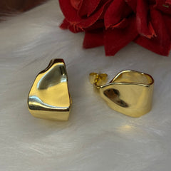 Dented Dainty Golden Earrings