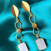 Lightweight Classic Gold Earring