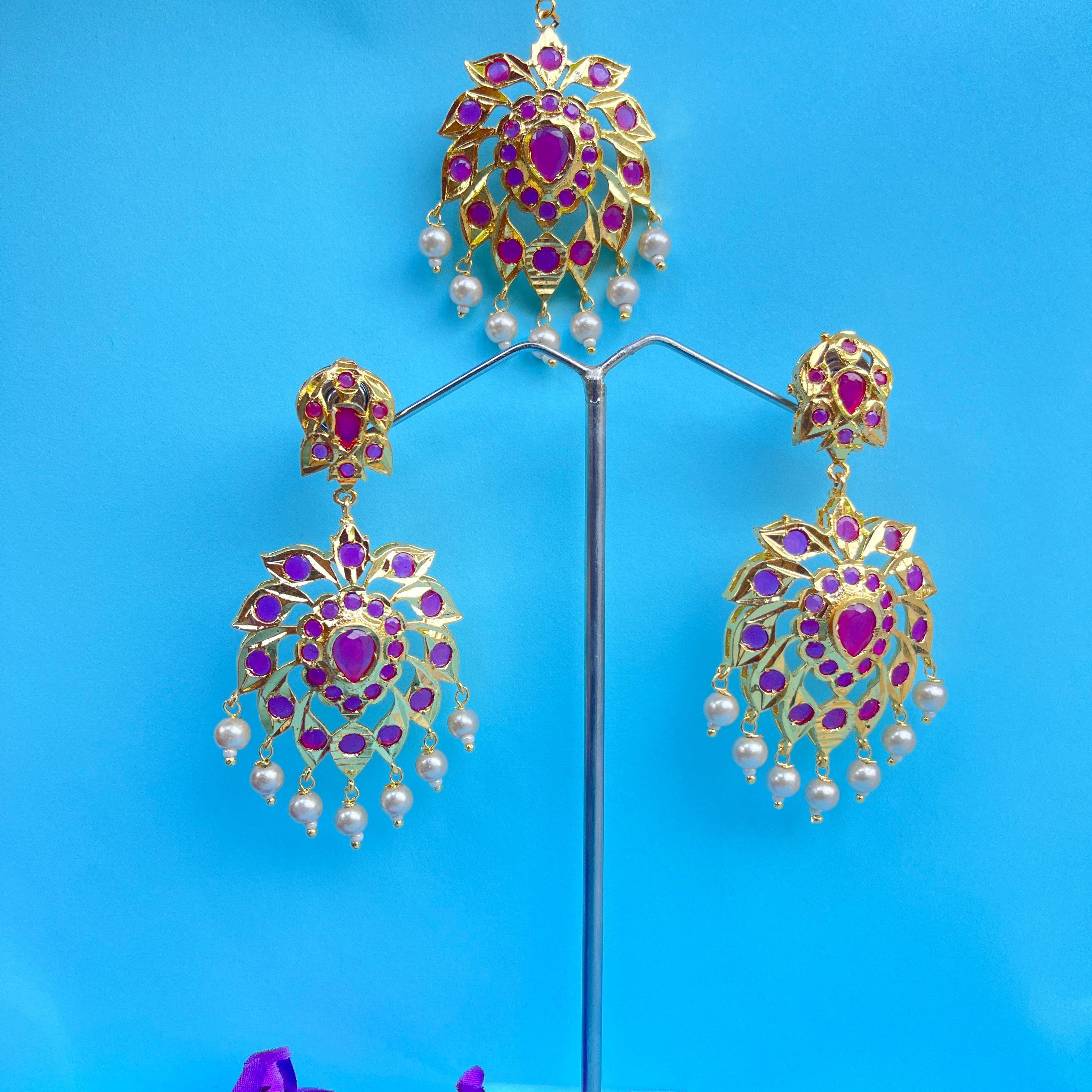 Mehtab: Royal Fuchsia Leaf Maangtika Set