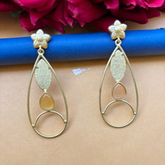 Sunehri: Quirly Fashion earrings