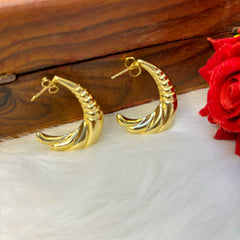 Half Radiant Golden Hoop