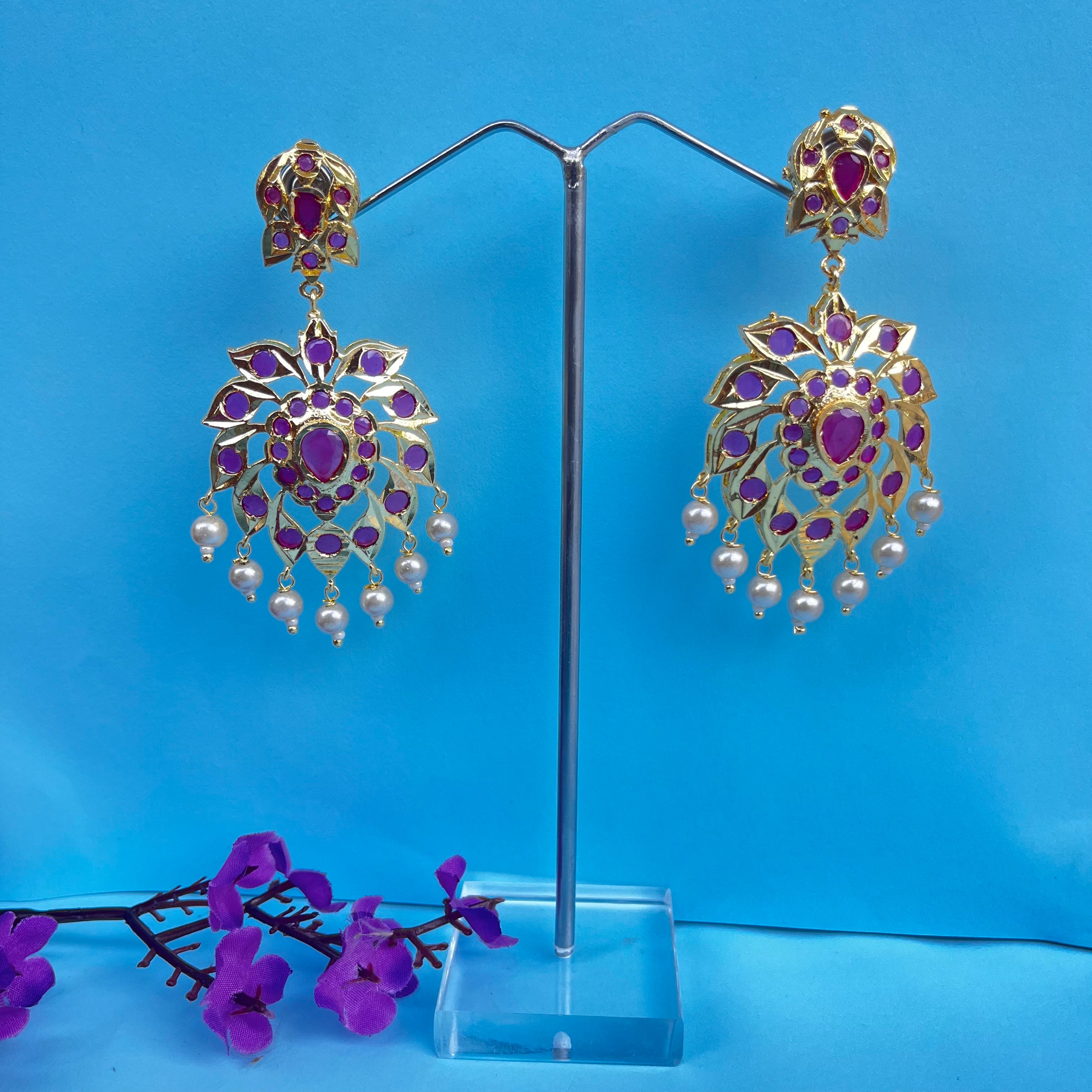 Mehtab: Royal Fuchsia Leaf Maangtika Set