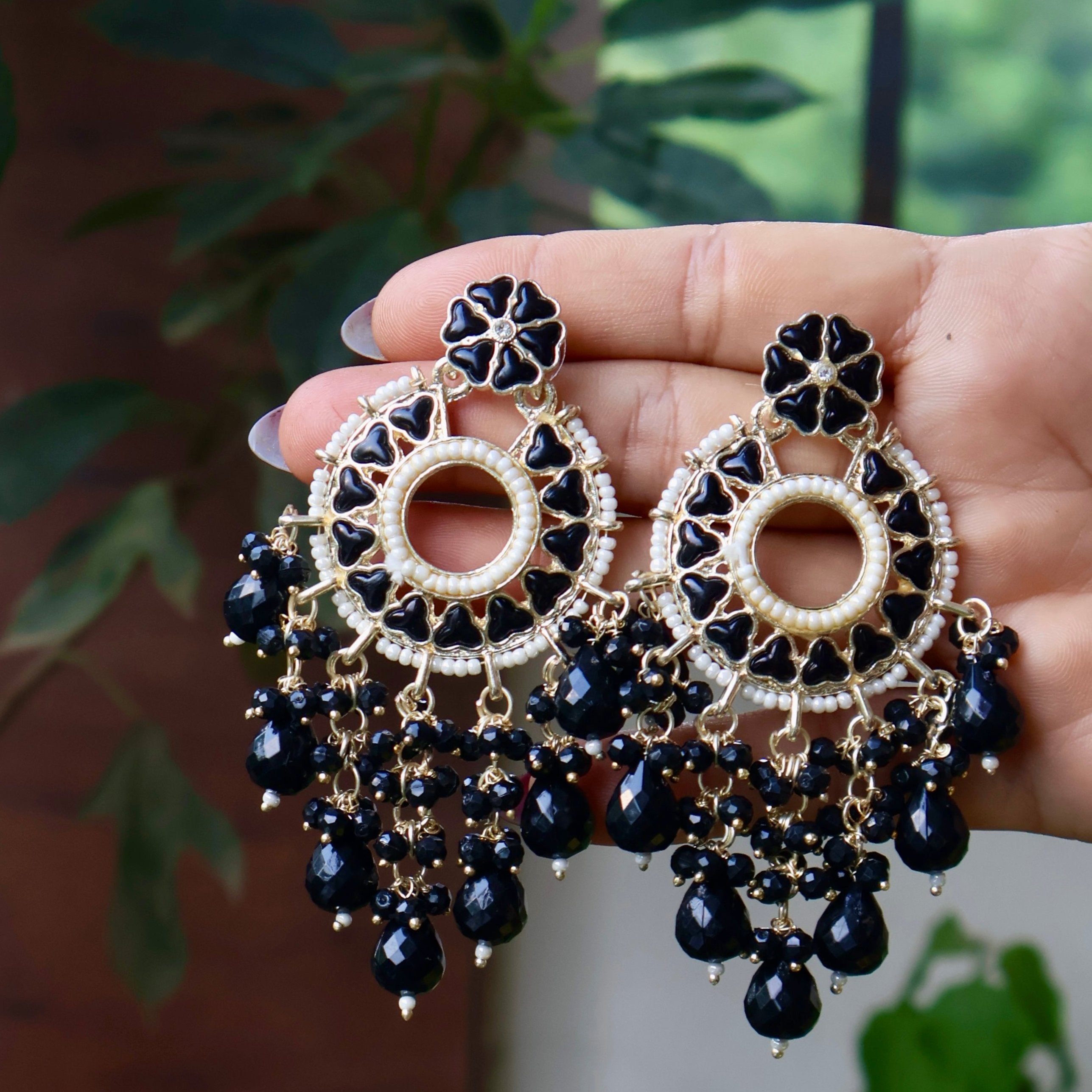 Saloni: Beautiful Black Kundan Earrings