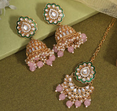 Saira: Kundan Jhumka Set With Mangtika